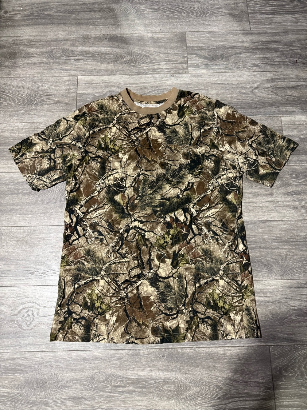 Men's Short-Sleeve Camouflage Tee in Brown and Green